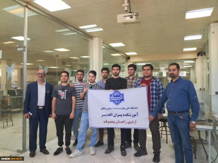 بازدید دانشجویان رشته مکانیک خودرو دانشگاه ملی مهارت استان زنجان از مرکز تحقیقات متالوژی دانشگاه آزاد اسلامی زنجان